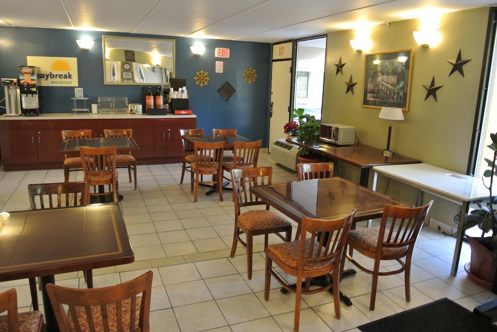 Rodeway Inn Norcross Exteriör bild